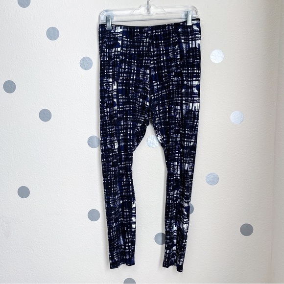 Lyssé Center Seam Ponte Leggings - Picture 1 of 3